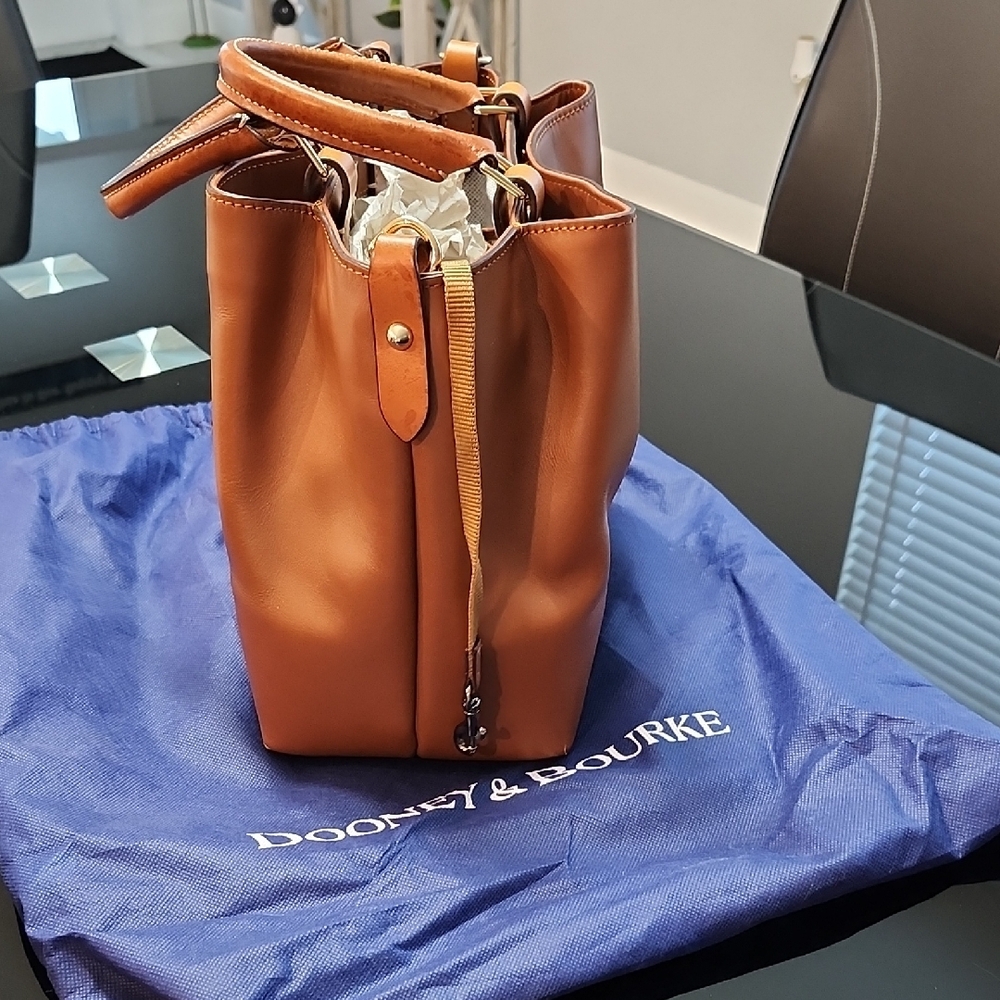 Dooney & Bourke Tan Shoulder Bag - Picture 6 of 7